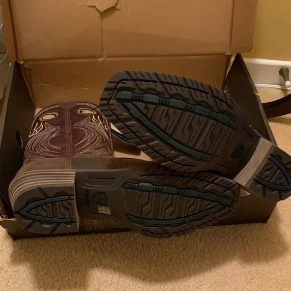 Ariat Men's Hybrid Roughstock Antler Dark Brown Boots with Cream Accents - Picture 9 of 15